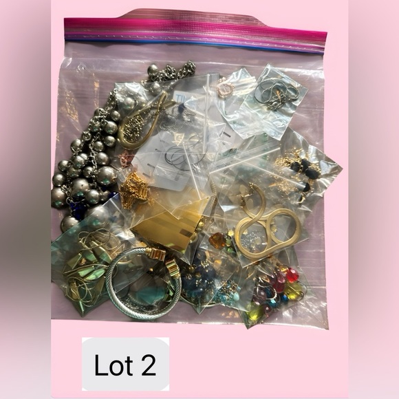 Jewelry Lot Over 1 lb Of Craft Jewelry Most Wearable Vintage -Modern Some Resell - Picture 10 of 11